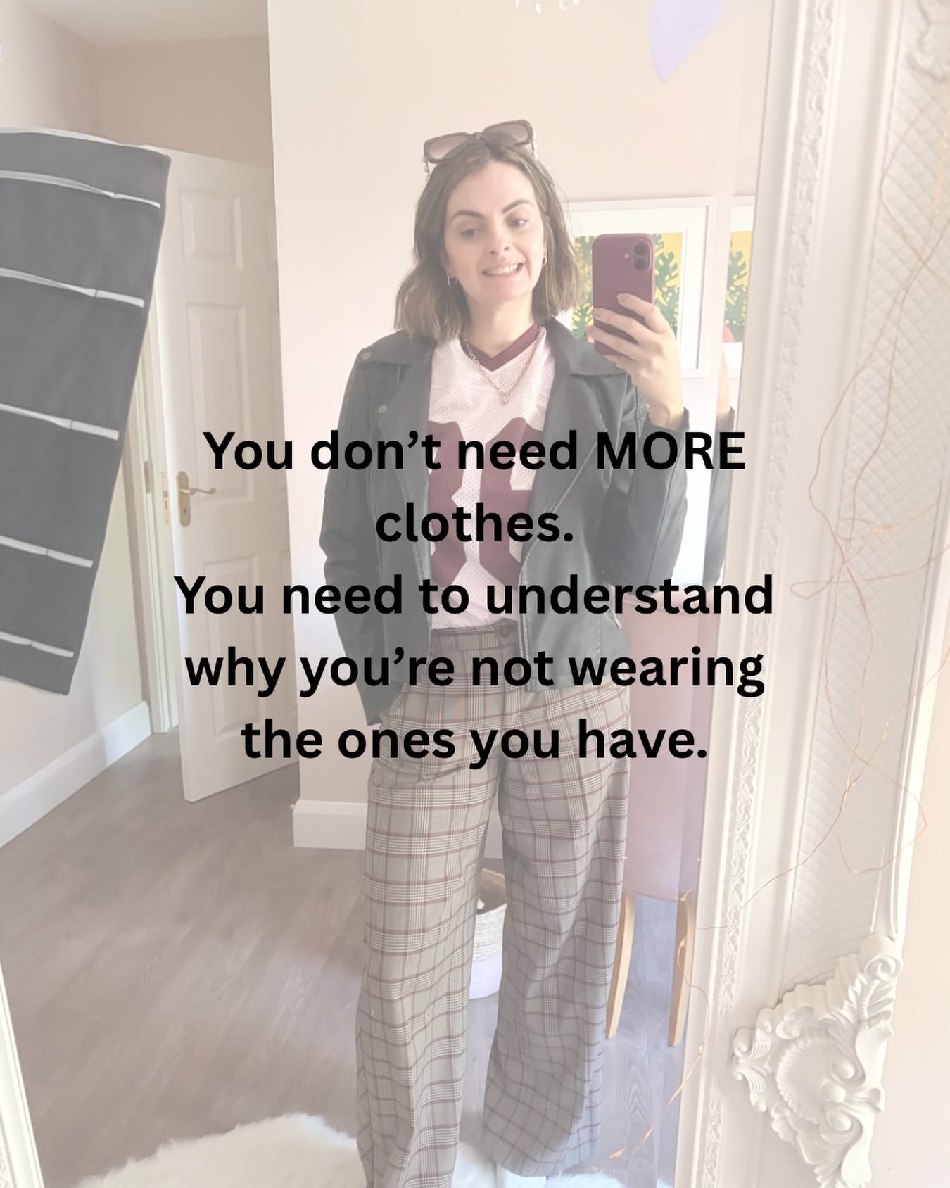 I love clothes. Obviously. 😂

But one of the biggest misconceptions about personal style is that the answer is always more.

More clothes.
A better handbag.
Another pair of jeans.
That one perfect blazer that will apparently solve everything.

Meanw