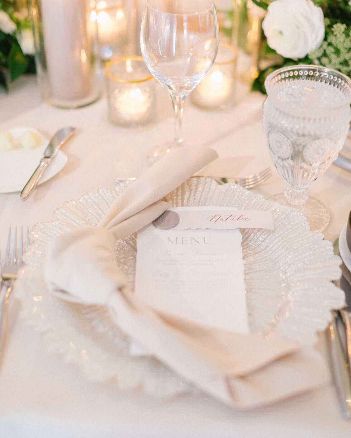 So much goes into tablescape designs. We just love how sweet and delicate Natalie &amp; Garrett&rsquo;s turned out!

Photo: @kristina.lorraine 
Planning &amp; Design: @lisalondonevents 
Venue: @laplayanaplesweddings
Florals: @tomtrovatoeventfloraldes