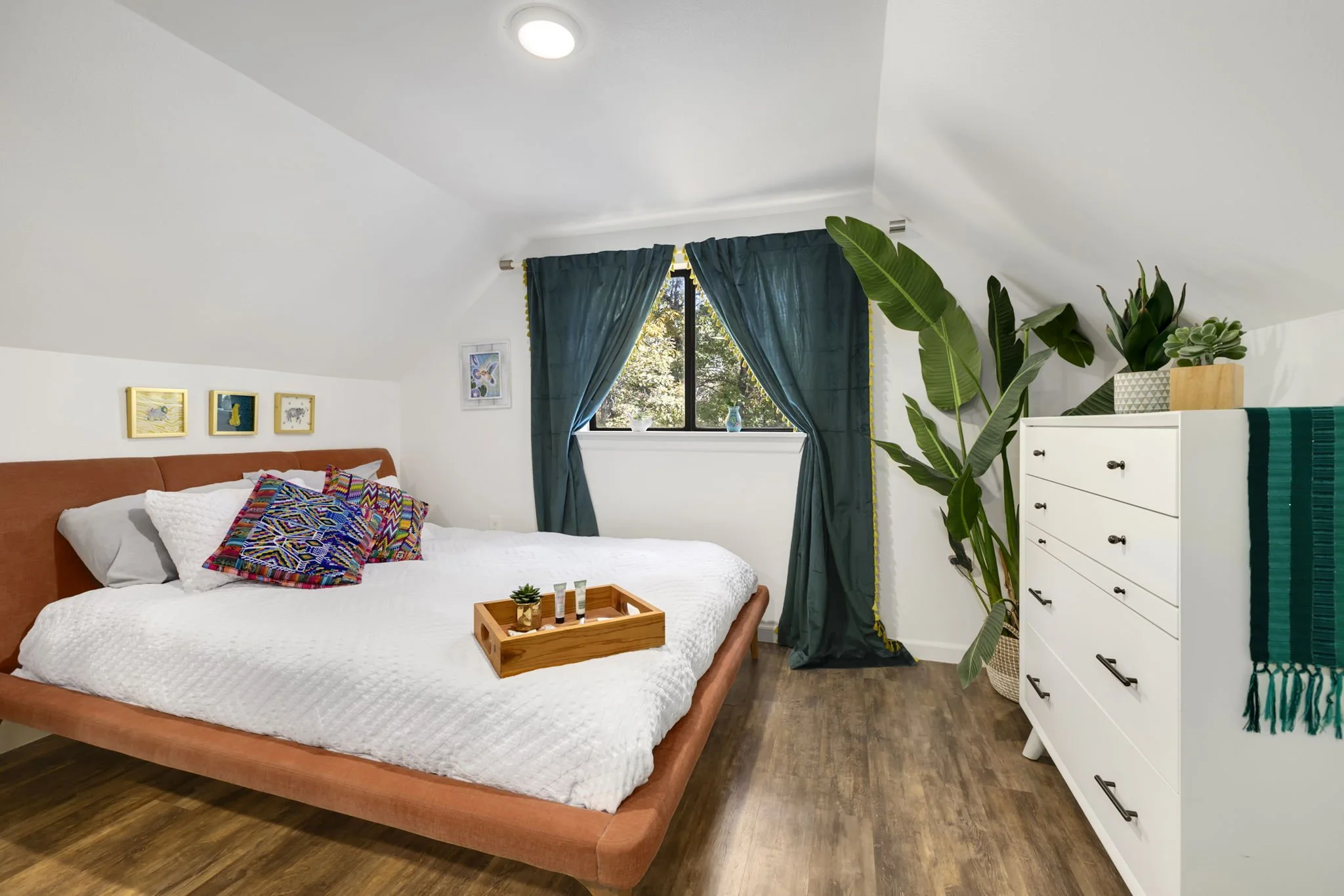 Bedroom2.jpg