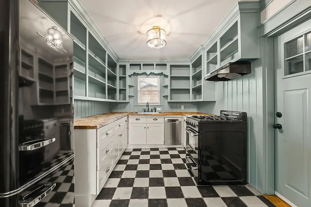 Kitchen 1.webp