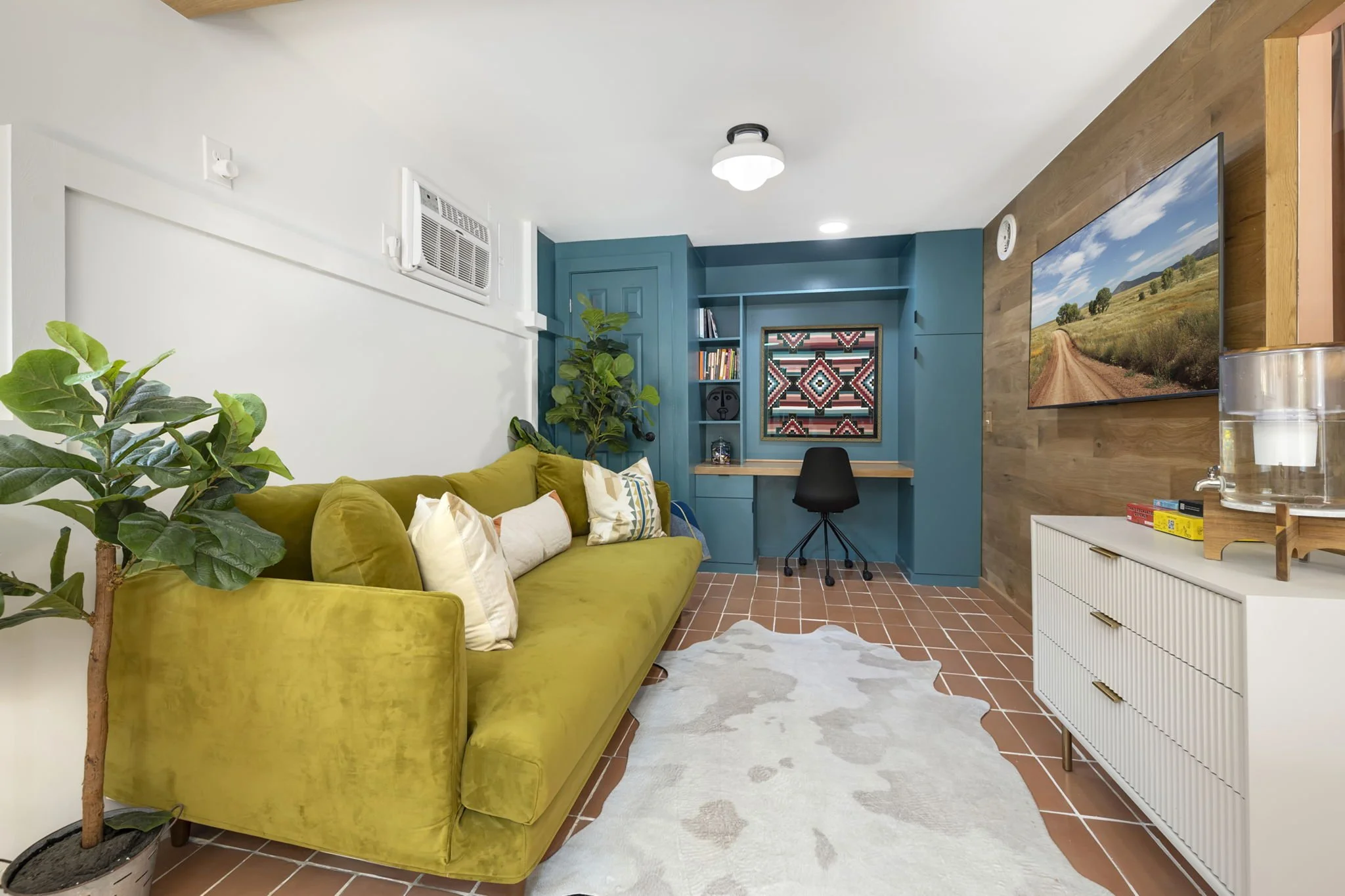 Livingroom2.jpg