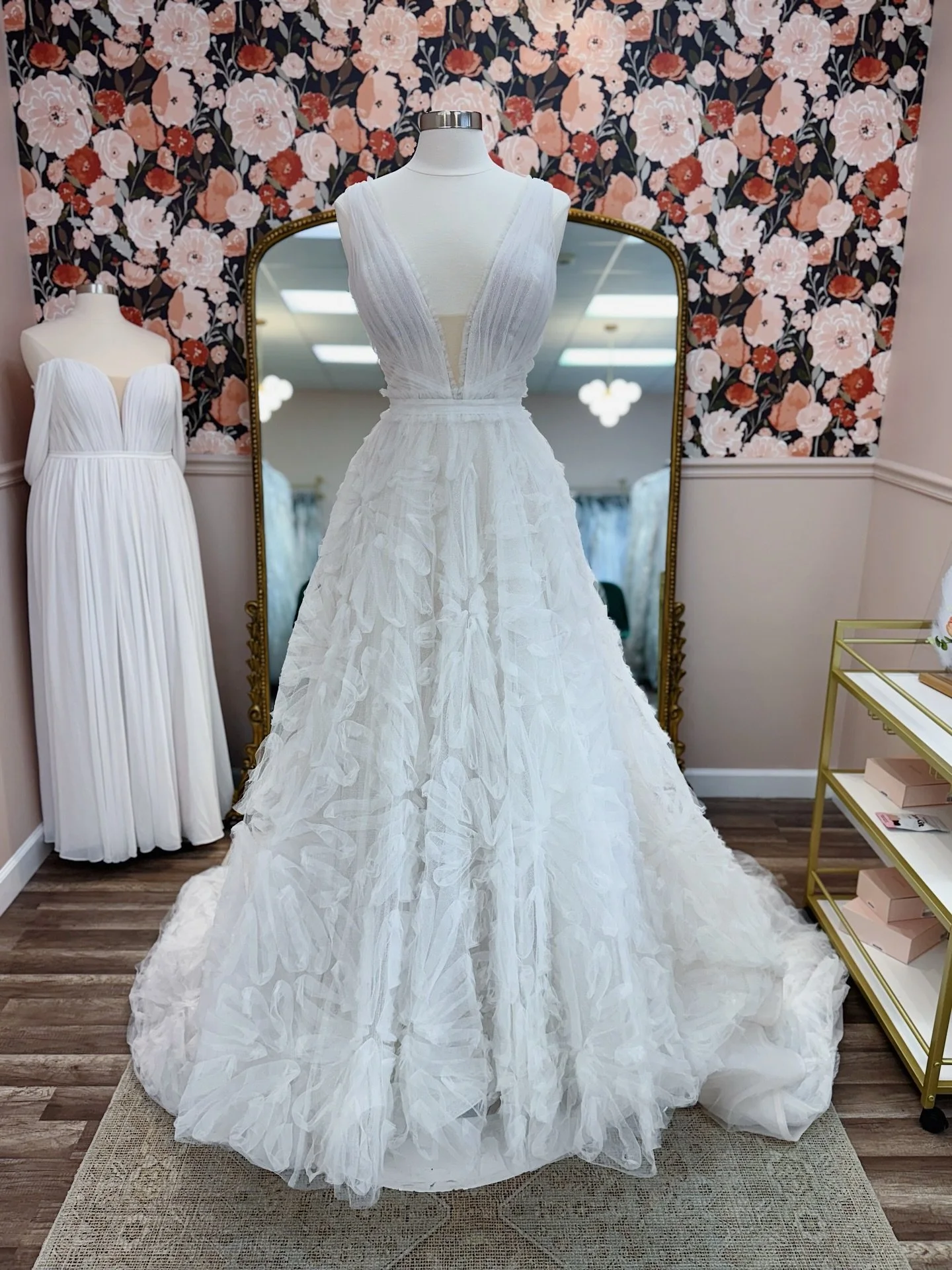 This weeks #wgw has us dreaming of wildflowers and the perfect summer breeze✨🌸🪻

Originally: $4,199
The One: $2,999
Size: 12

Bridal Dress&bull;Wedding Store&bull;2026 Bride&bull;Lace Dress&bull;Ball Gown