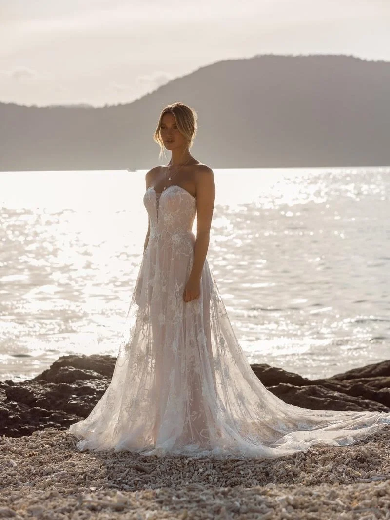 Another beautiful new dress for this weeks #fridayfeature 🤍✨🌸

Originally: $2,599
The One: $1,799
Size: 18