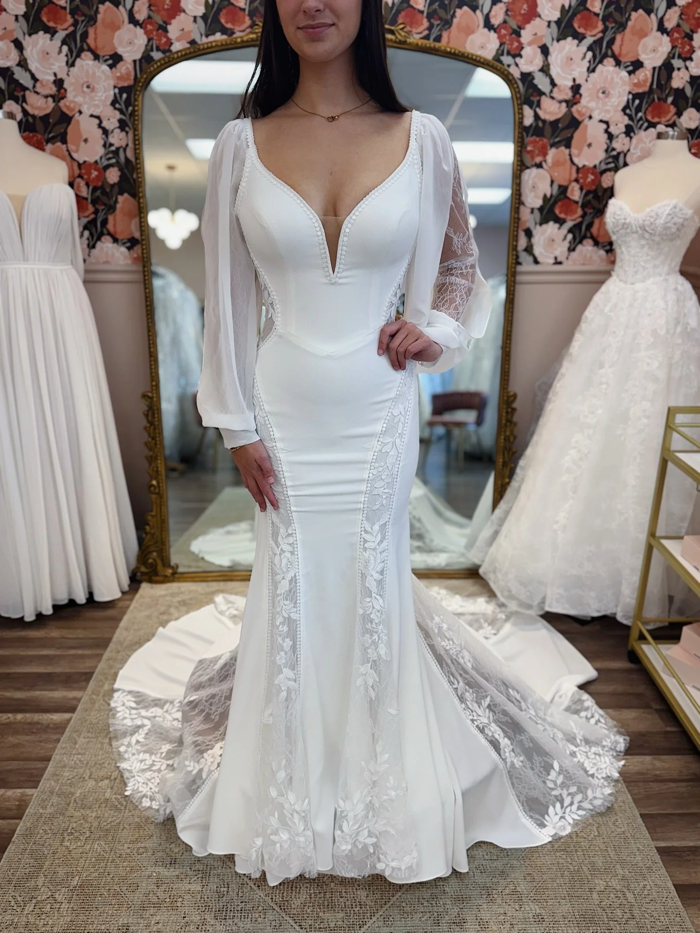 We are on our way to @thorntondistilling ! Come check out the beautful gowns we chose for this venue🤍
(Second Dress SOLD)