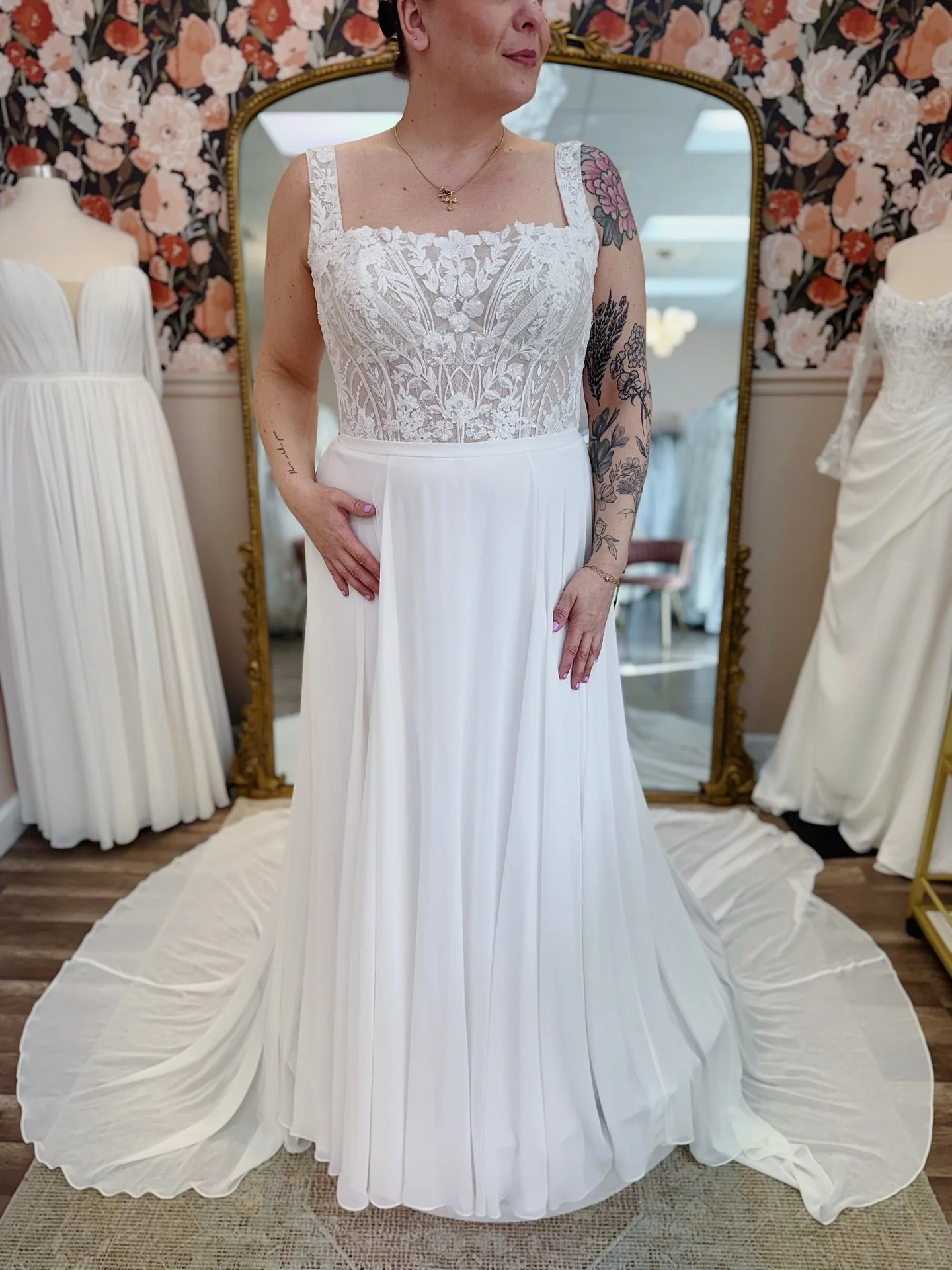 Let&rsquo;s take a trip somewhere tropical✨🌸🌺
This weeks location we are going to Florida! Check out our stories to see our picks for this destination🤍