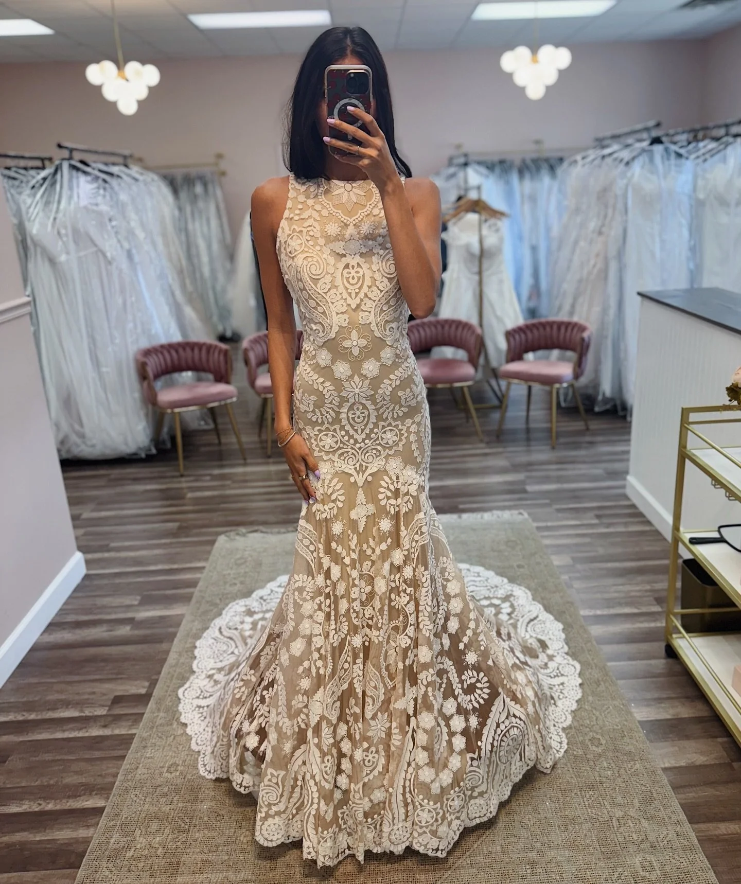 We&rsquo;re goin a little western this week for #ｓｅｌｆｉｅｓｕｎｄａｙ ✨🤍

Originally: $2,199
The One: $999
Size: 10