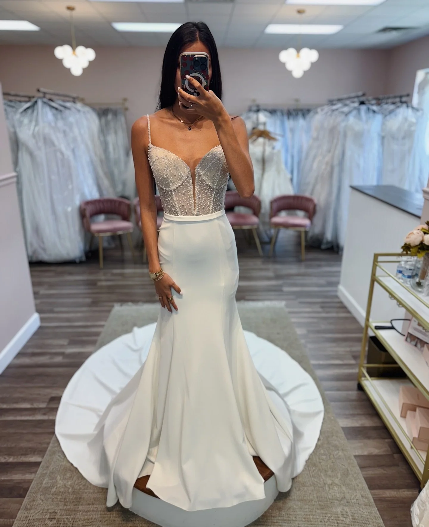 Dripping in pearls from head to toe🤍

Originally: $2,199
The One: $1,499
Size: 10