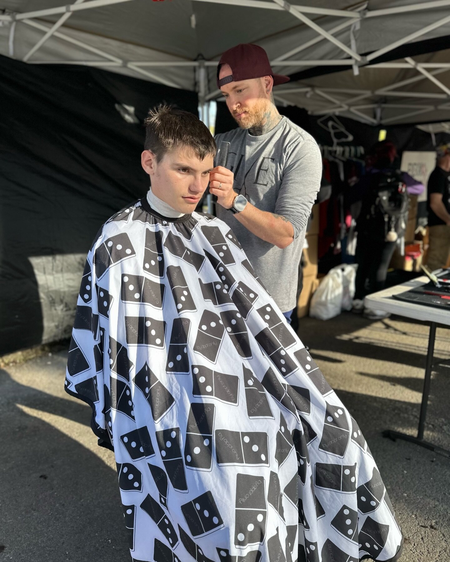 Last night, I had the pleasure of collaborating with PDX Saints Love for the first of many occasions, providing haircuts to the homeless. PDX Saints Love is a nonprofit with the mission to work to move love forward in the city of Portland. They are f