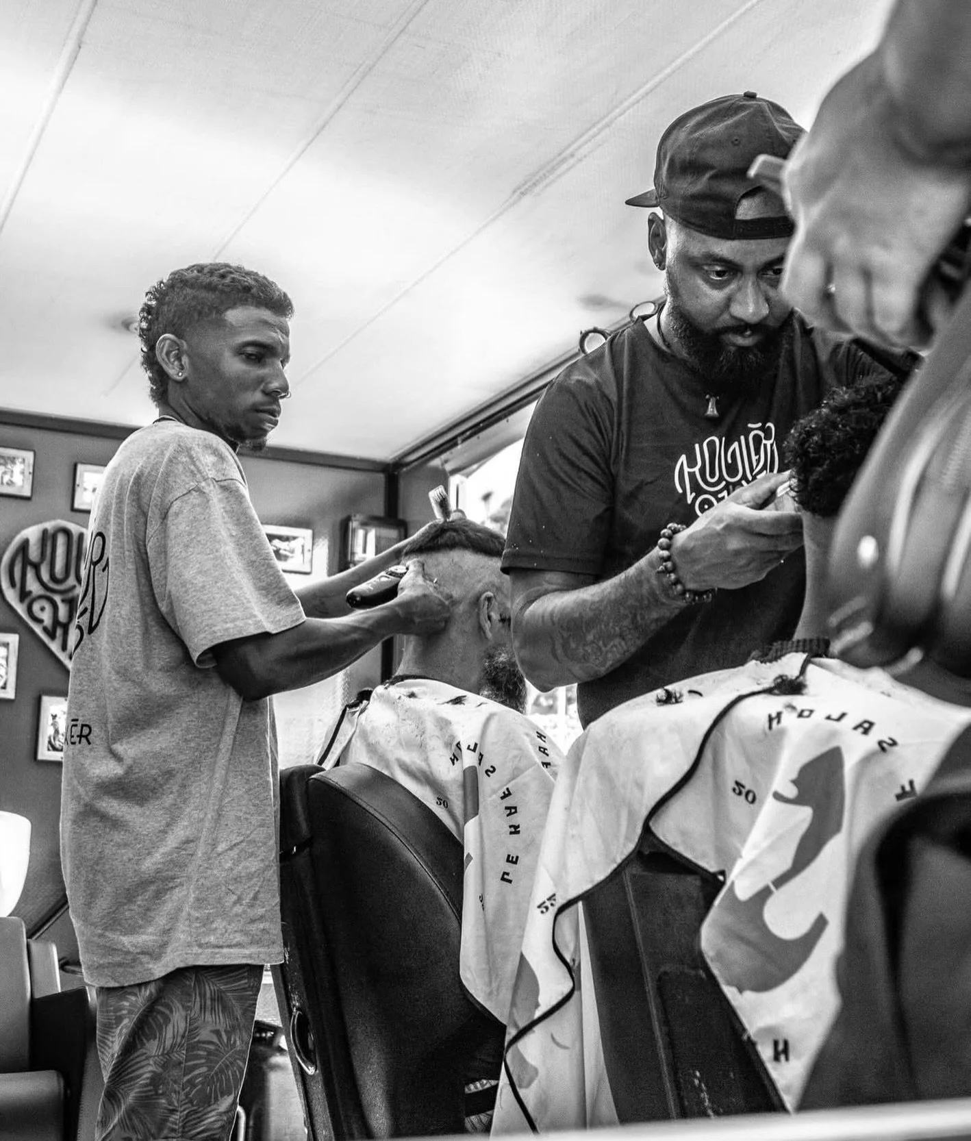 Kouler Lo Ker (@koulerloker) is doing incredible work in France and the R&eacute;union Island region &mdash; using hair as a way to restore dignity and human connection.

Their mission is simple, but powerful: providing free hair services to people e