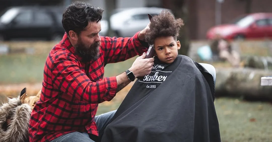 Matty Conrad (@mattyconrad) volunteering with Street Thug Barbers (@streetthugbarbers), Vancouver BC. Photo Credit: Daniel Bergson Photography (@danielbergsonphotoghaphy).