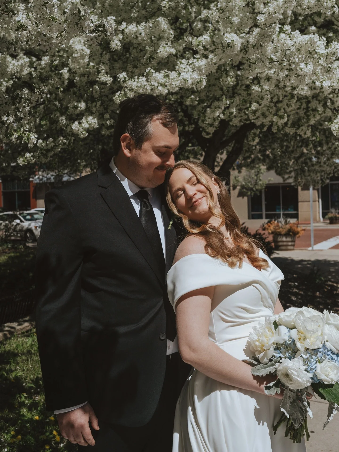 A wedding day full of sunshine ✨ Congratulations, Alyssa &amp; Jonathan 🤍
.
.
.
Grand Rapids wedding photographer, Michigan wedding photographer, West Michigan weddings, Grand Rapids wedding photography, natural light wedding photography, candid wed
