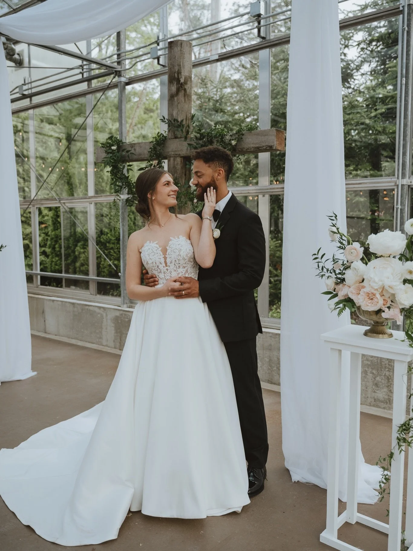 Mr. &amp; Mrs. VanderZwaag 
.
.
.
#michiganweddingphotographer #westmichiganphotographer #ivyhouseweddings #grandrapidsphotographer #grandrapidsweddings