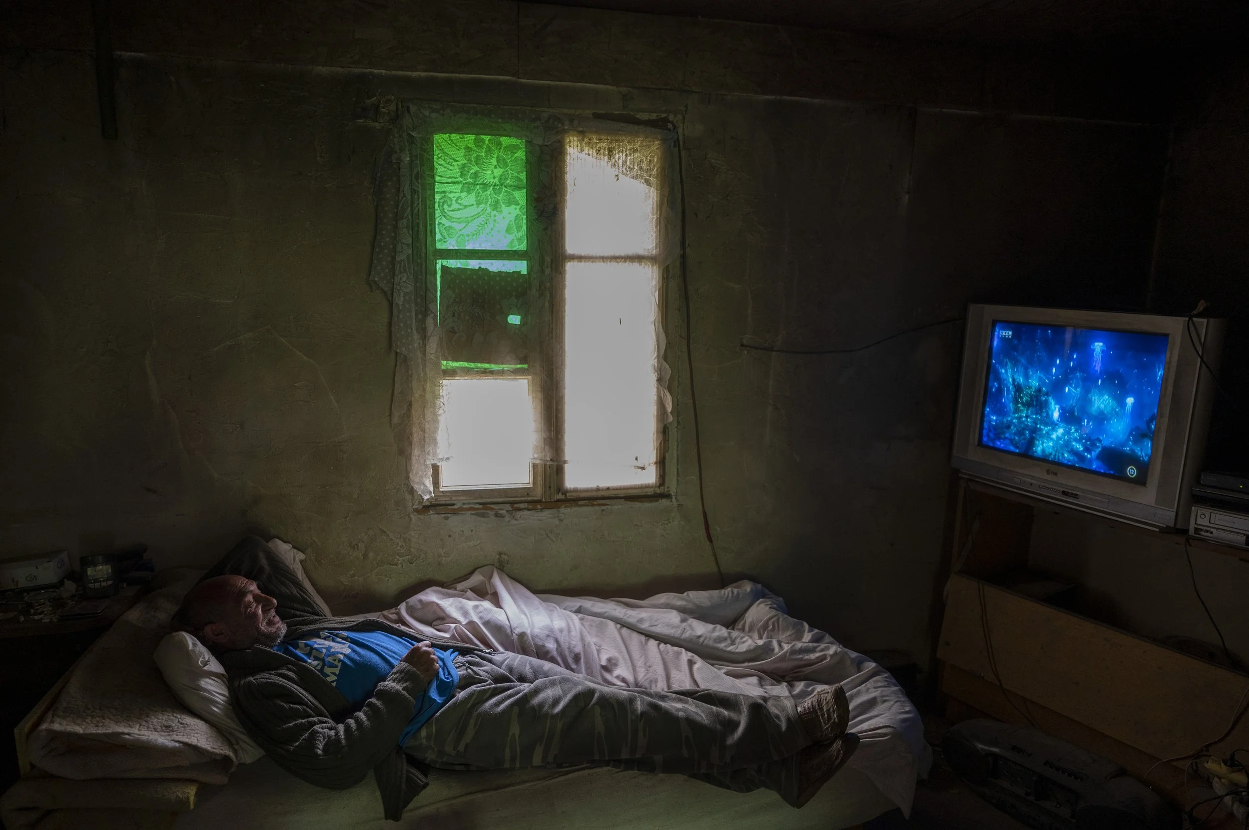  Gabor in his home. (2022) 