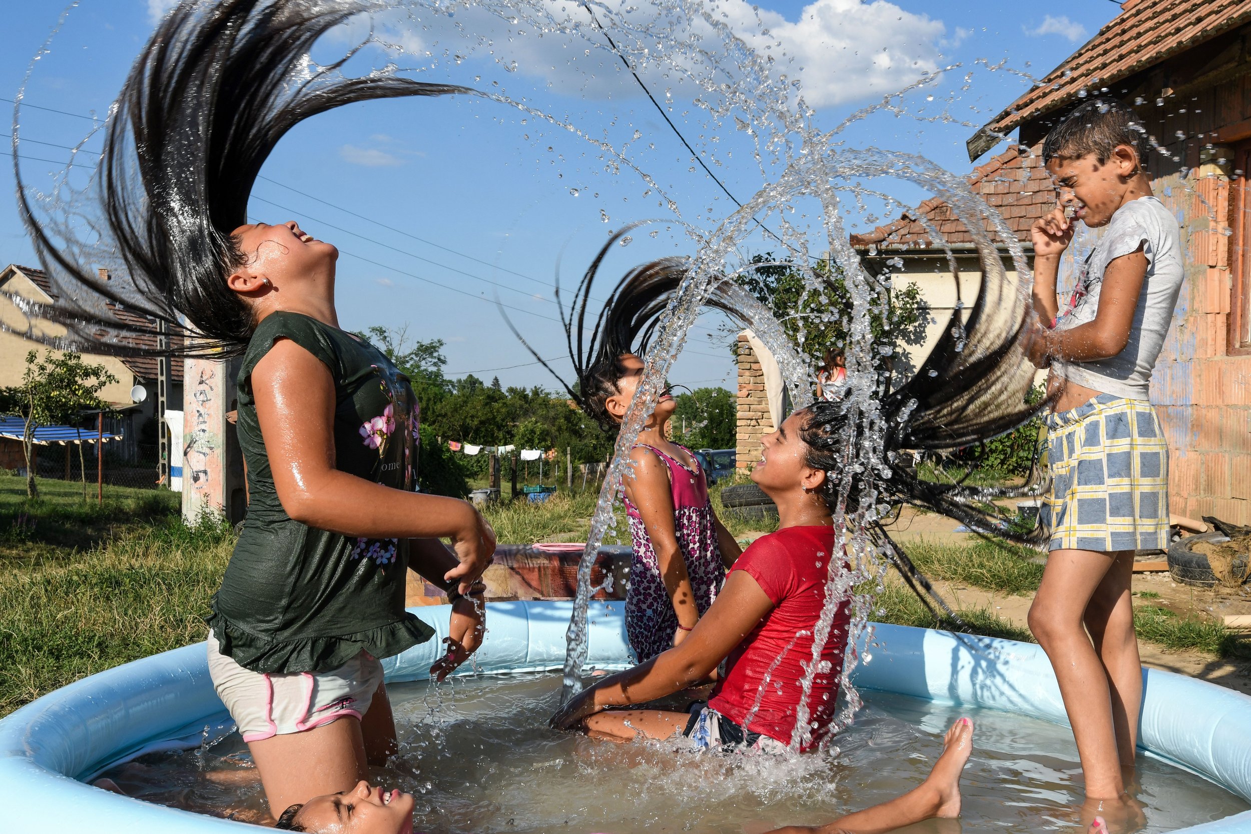 Holiday in Drégelypalánk. The girls are cooling off in the pool.