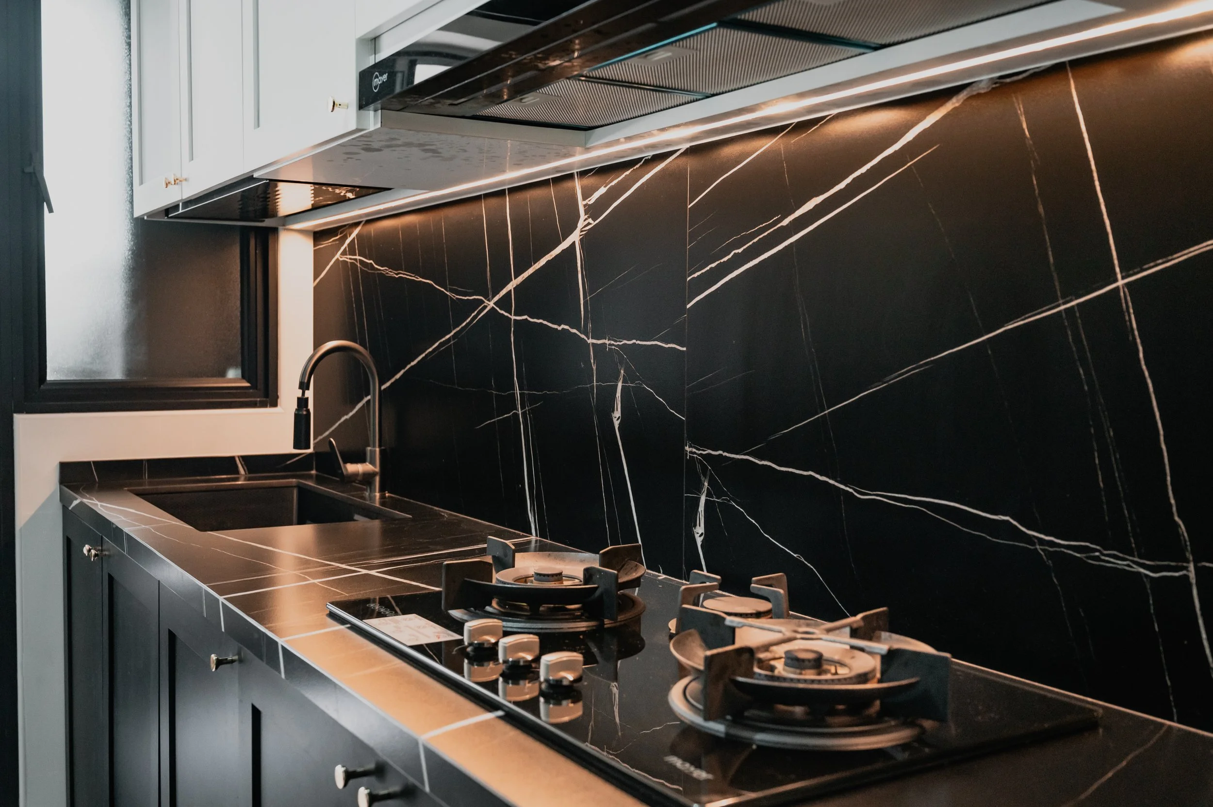 Shaker Cabinets with Sintered Stone