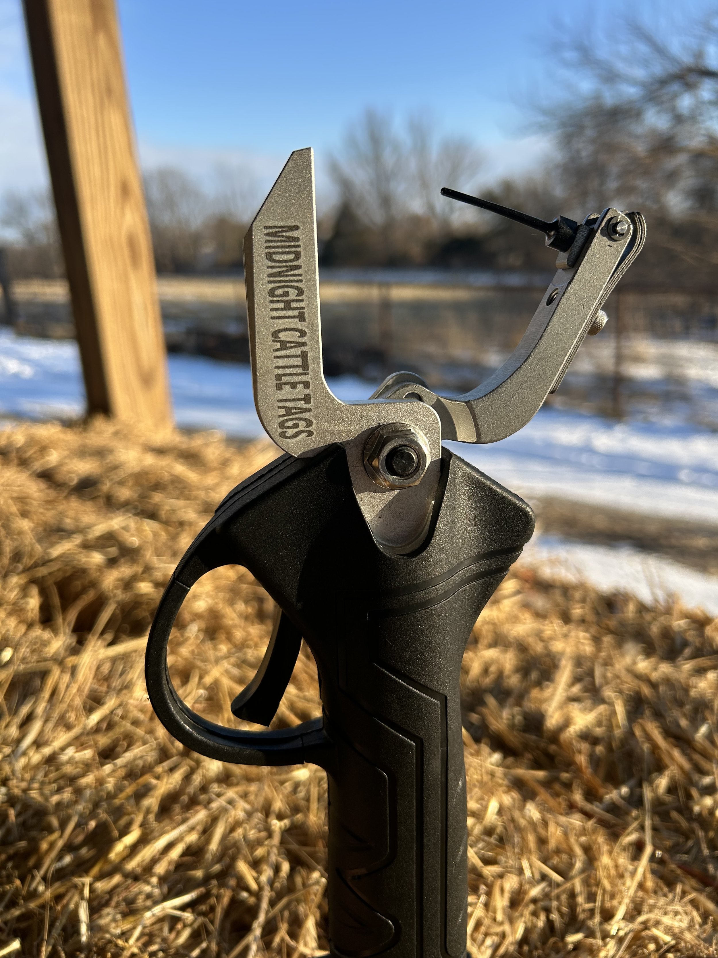 Electric Z-Tag/ A Tag One Piece Tagger