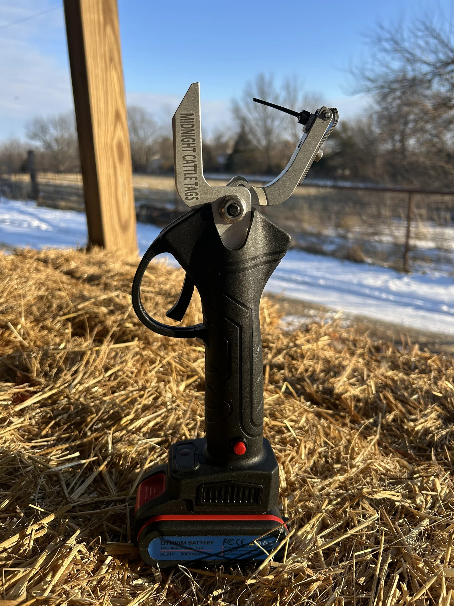 Electric Z-Tag/ A Tag One Piece Tagger — Midnightcattletags.com