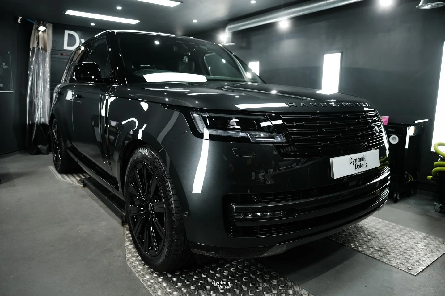 New Range Rover in for Gyeon Infinite coatings ready for chauffeuring 💪🏻