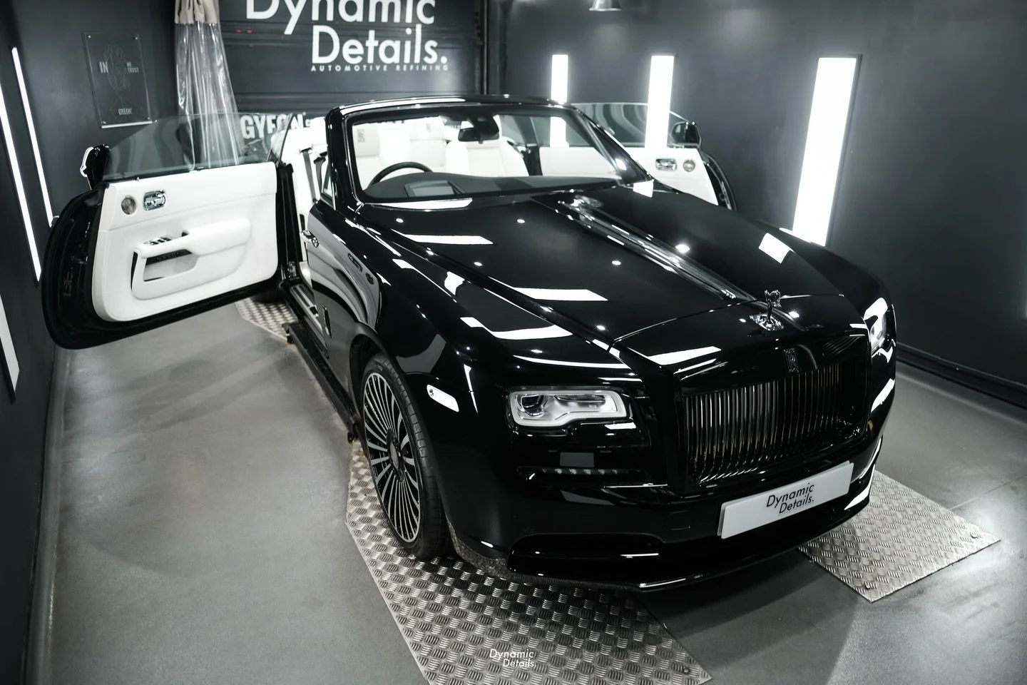 Rolls Royce Dawn in for a stage 1 paint correction, @gyeon_official infinite coating and front bumper PPF.