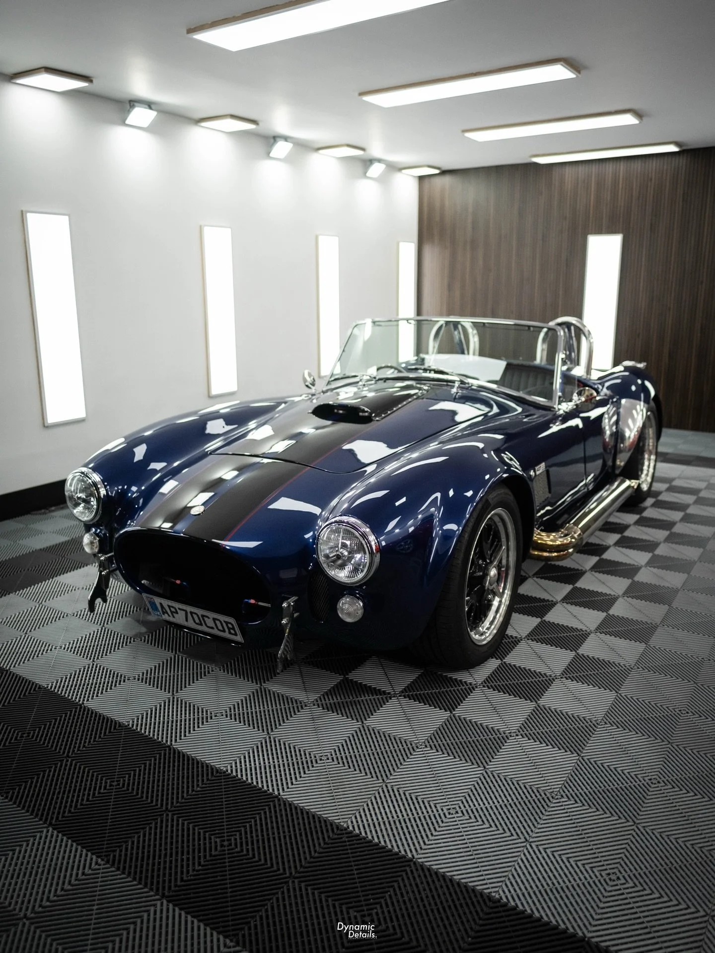 This stunning AC Cobra came in for some Dynamic love, now gleaming thanks to the detail and coatings applied.