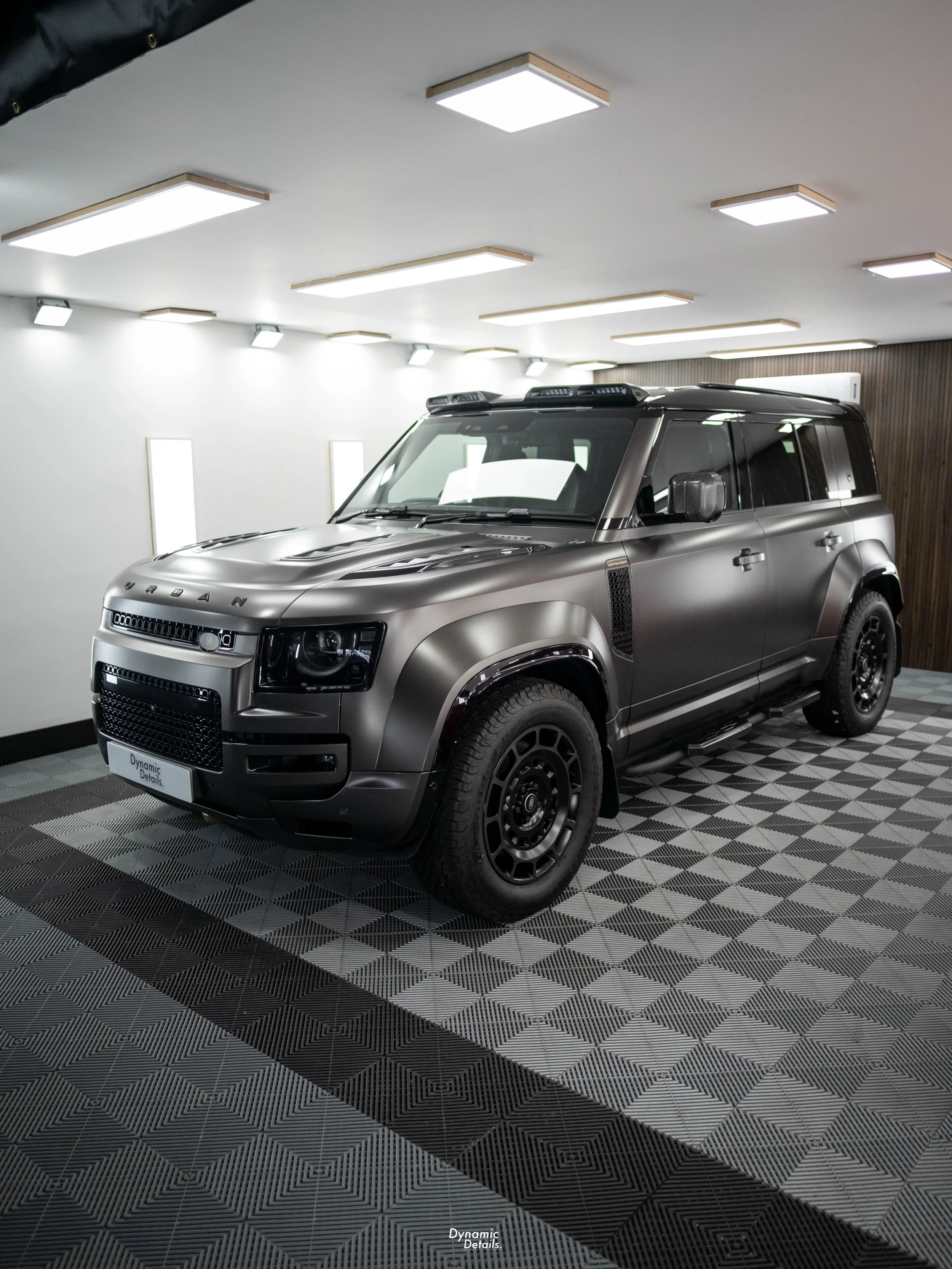 Defender Urban Octa. What a motor 😍 we coated the wheels and body of this weapon. Using @gyeon_official throughout.