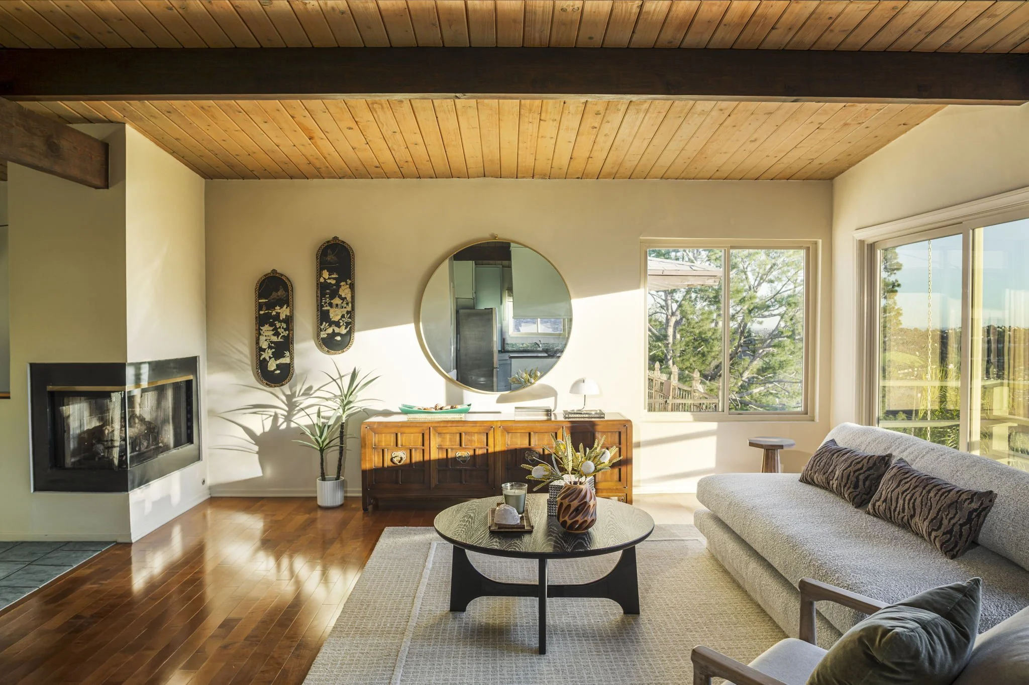 5-web-or-mls-733 Crane Blvd by Pierre Galant-5.jpg