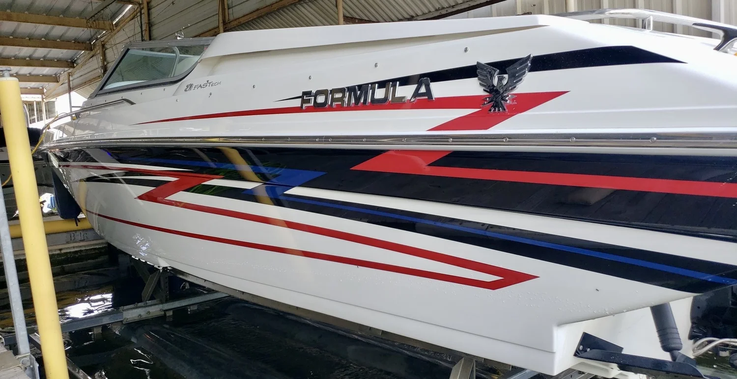 Performance boat with custom hull graphics