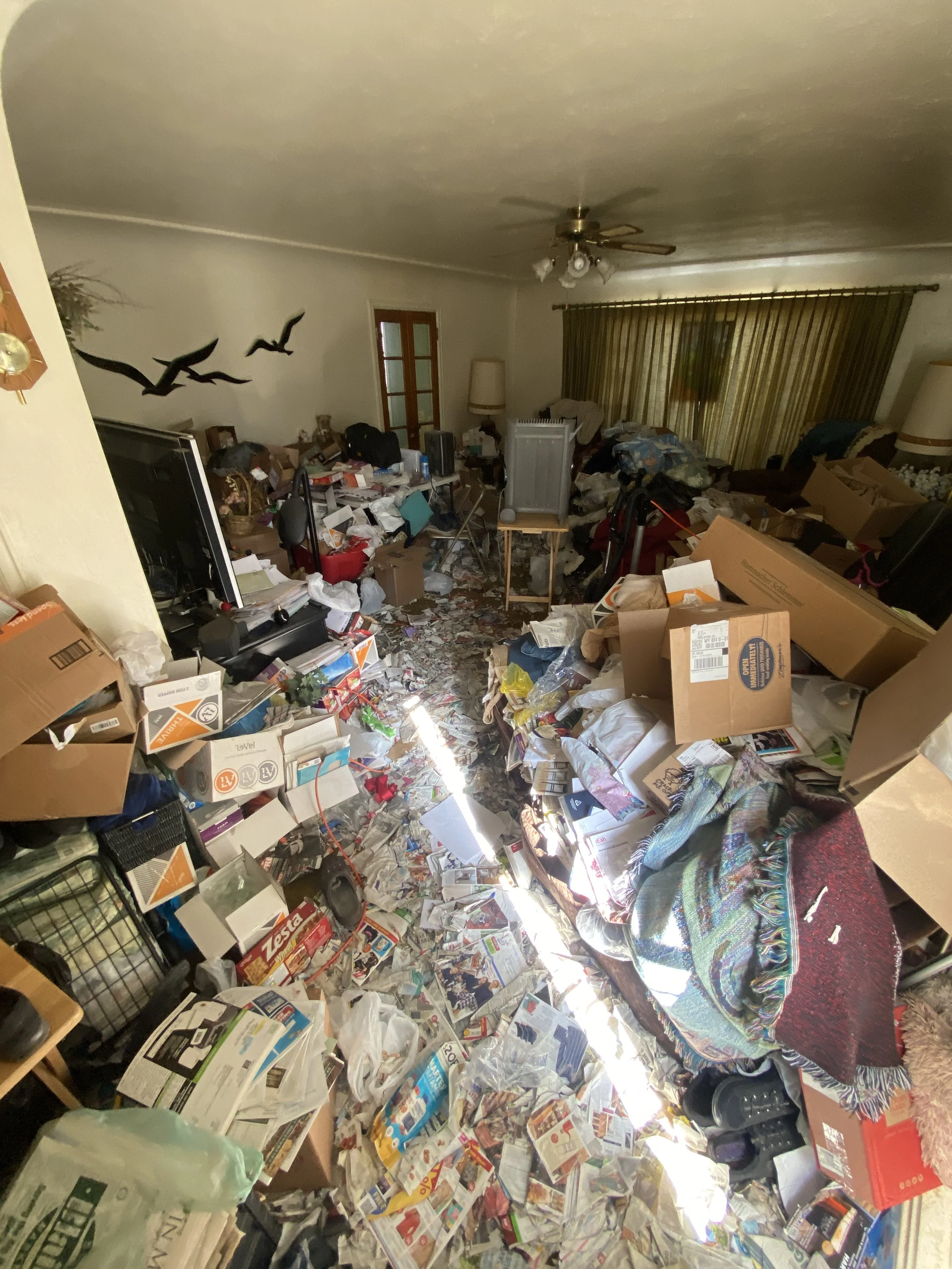 Hoarder house full of junk that is being cleaned up in Powell, WY
