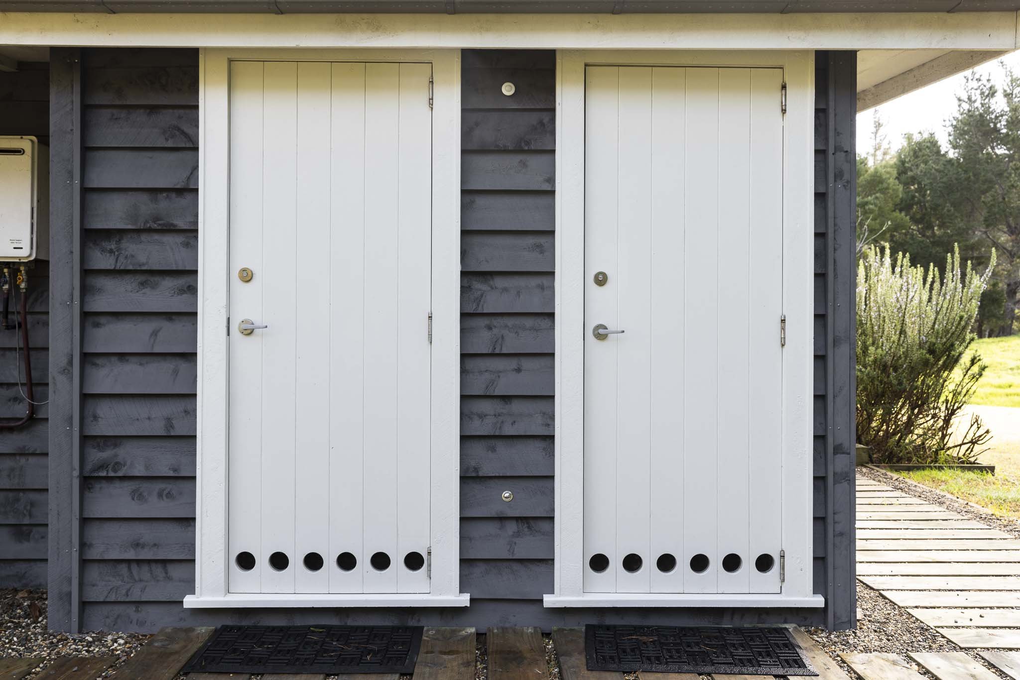 Outdoor Bathroom Design & Build Ideas