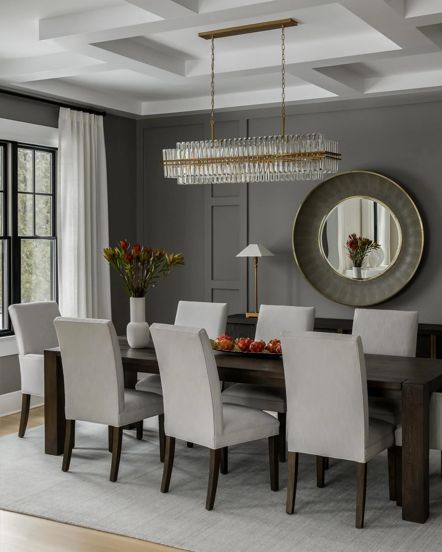 As you welcome guests into your home this holiday season, it&rsquo;s the thoughtful details that set the tone&hellip;layered lighting, warm textures, and a dining space designed to feel both elevated and inviting.  A place where conversations linger 