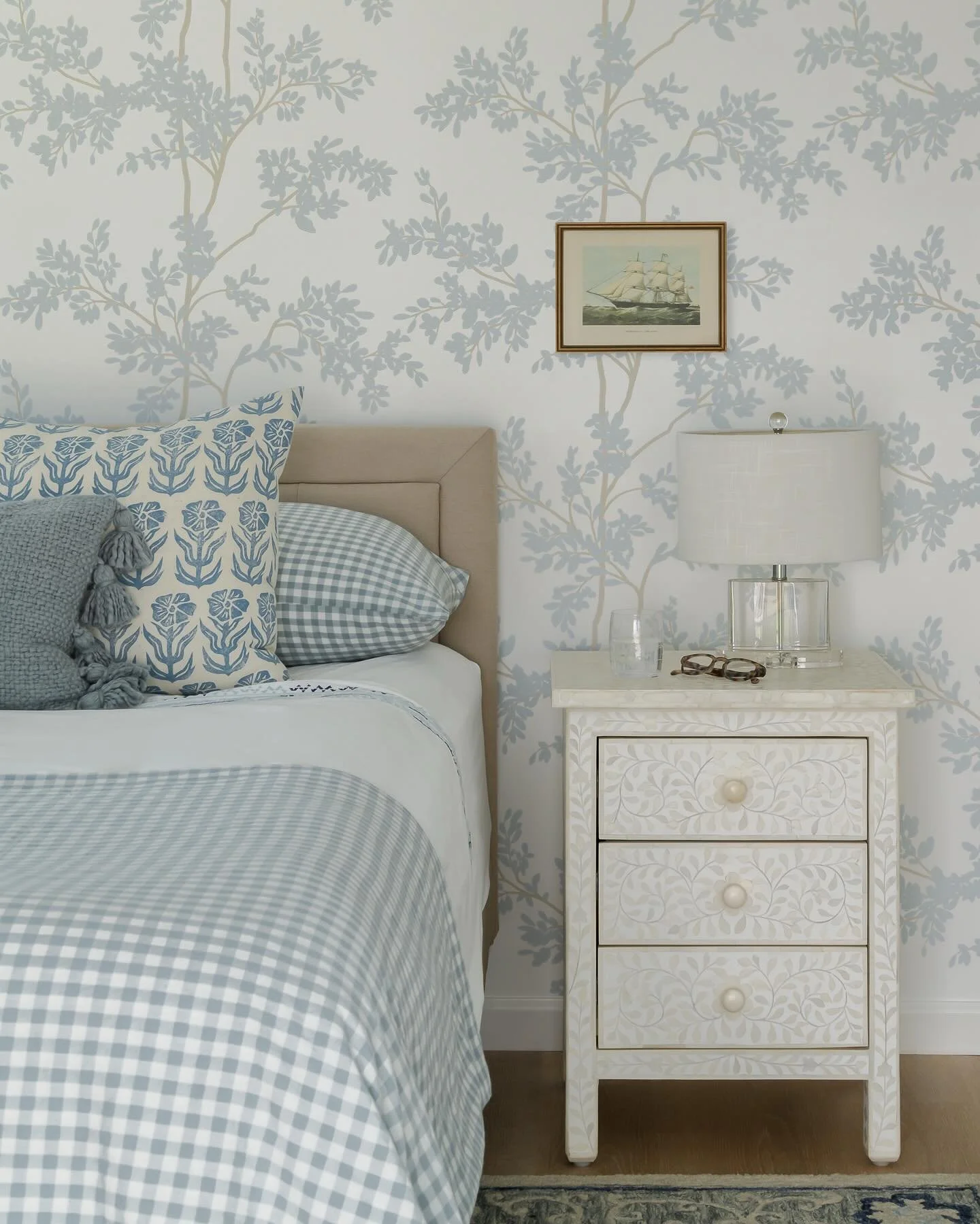 A little beach dreaming on a cold day.  Light-filled layers, soft coastal hues, and spaces designed to feel like an endless summer.

Design: @kr_interior_design_studio 
Photography: @meghanbalcomphotography 
Stylist: @jbt_styles