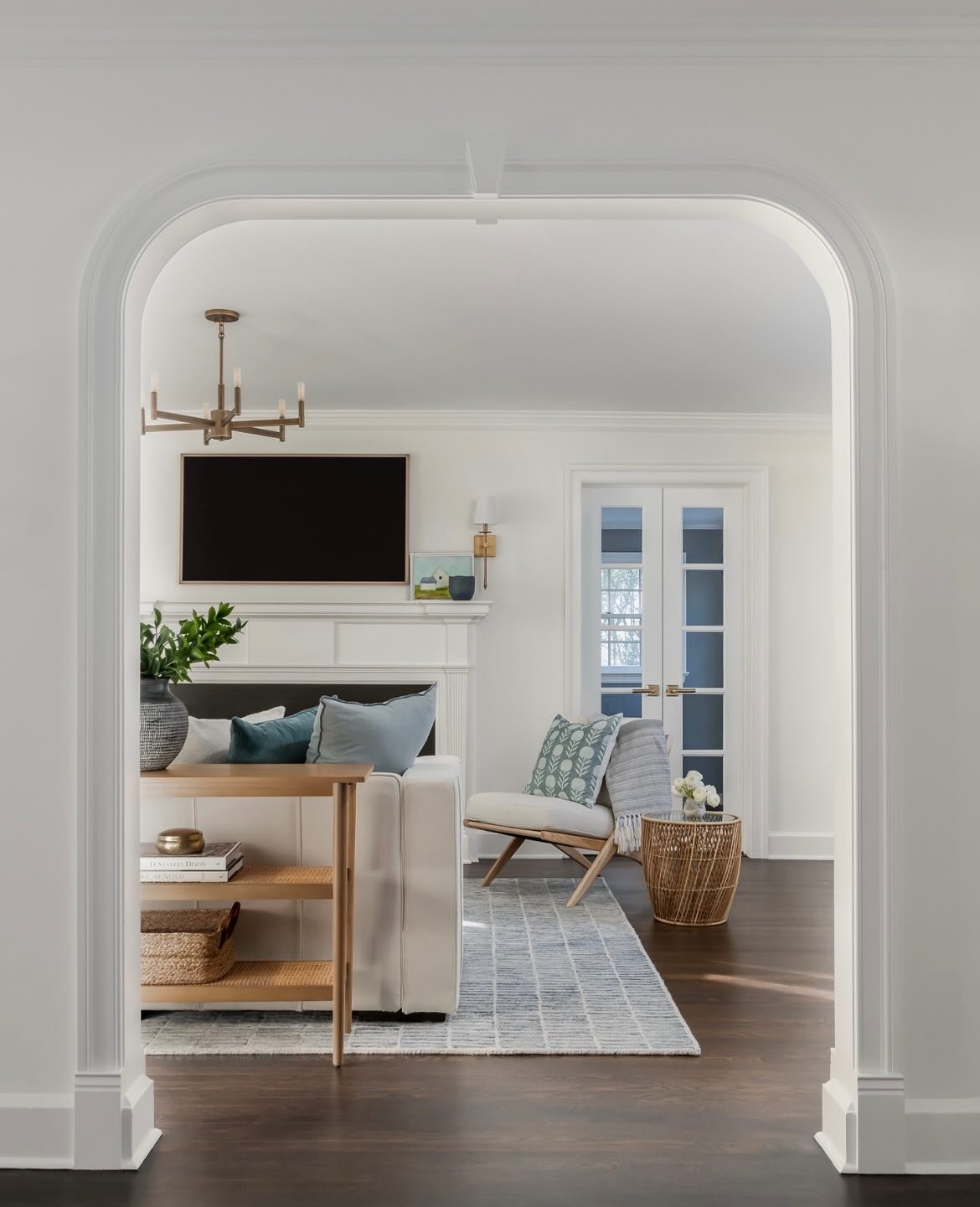 Aren&rsquo;t Before &amp; Afters just everything?!

Design: @kr_interior_design_studio 
Photography: @meghanbalcomphotography 
Styling: @jbt_styles