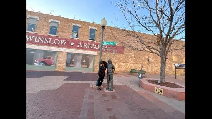 🦅🎶 Once again passing through #standinonthecornerinwinslowarizona on #route66. It&rsquo;s fun to traipse around this corner every few years. &bull;&bull; Had it all to myself this year thanks to a dust storm brewing&hellip;

#Meanwhile in #Arizona&