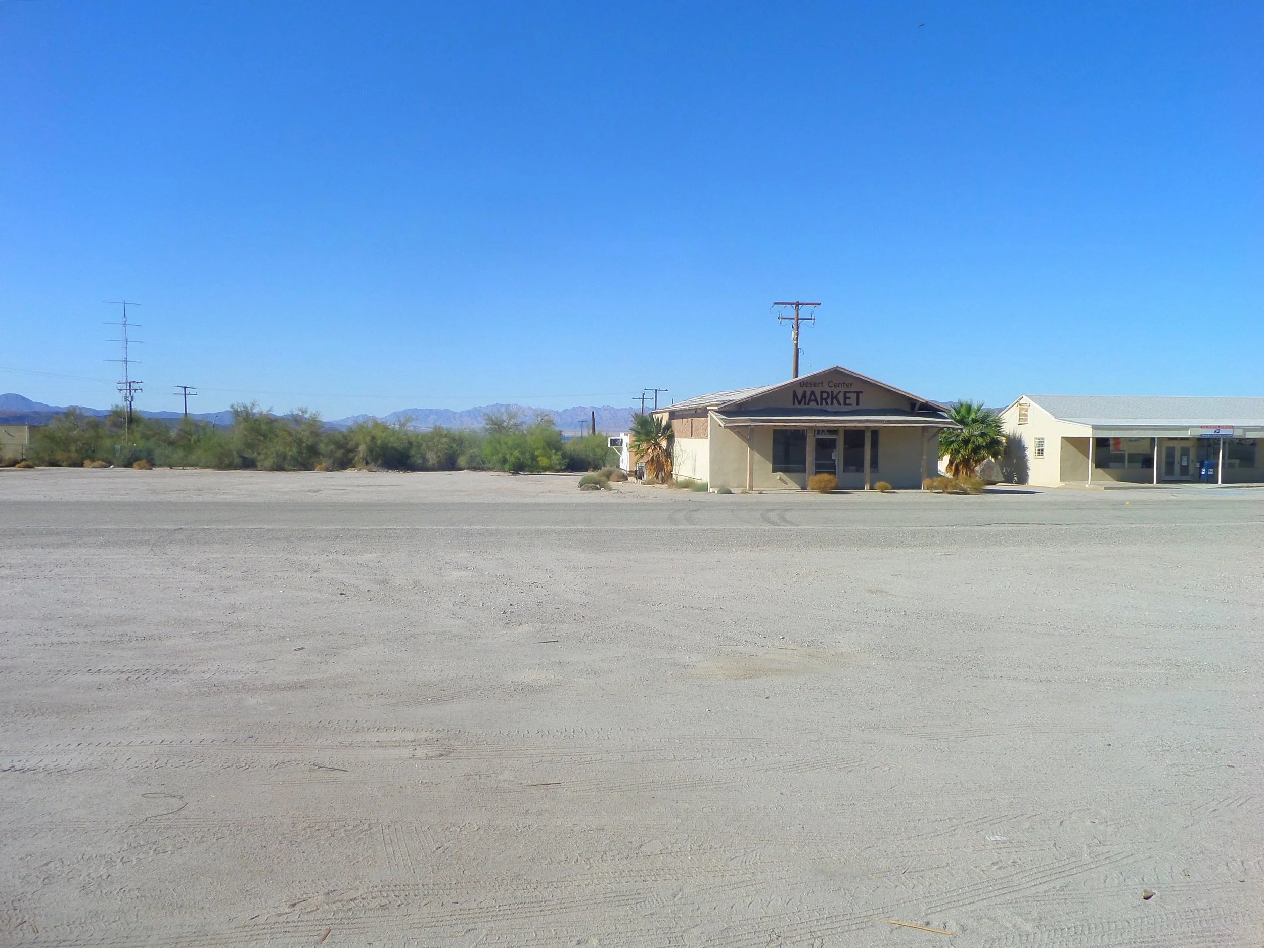 desert-center-market-california.JPG