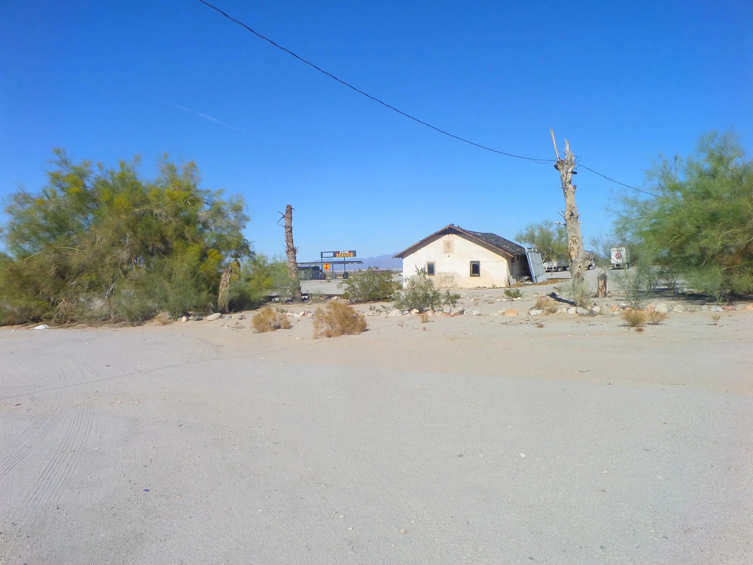 historic-desert-center-buildings.JPG