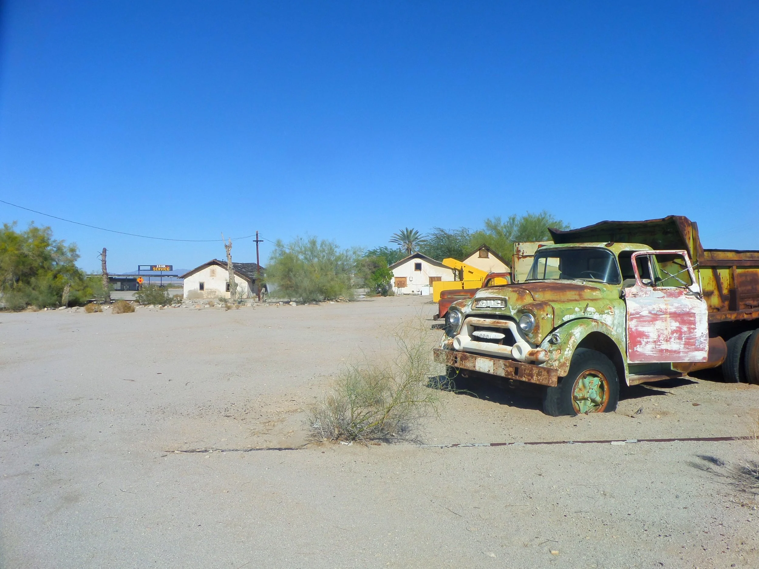 rusty-gmc-dump-truck-desert-center.JPG