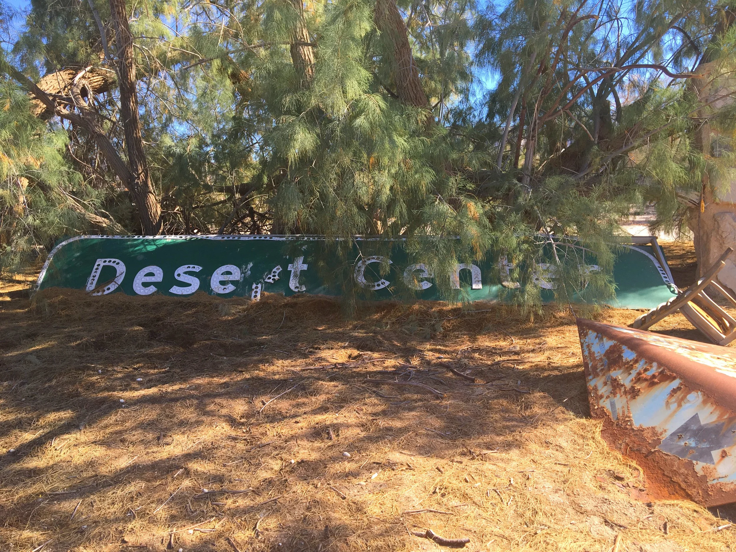 historic-desert-center-roadside-sign-california.JPG