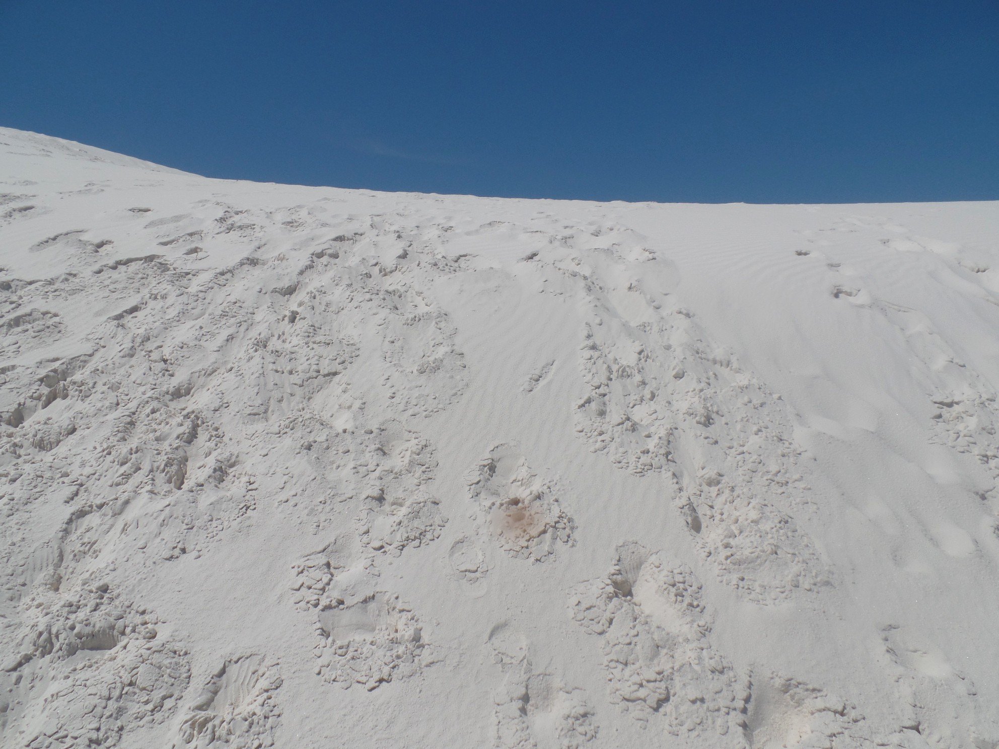 footprints-on-white-sands-dunes.JPG