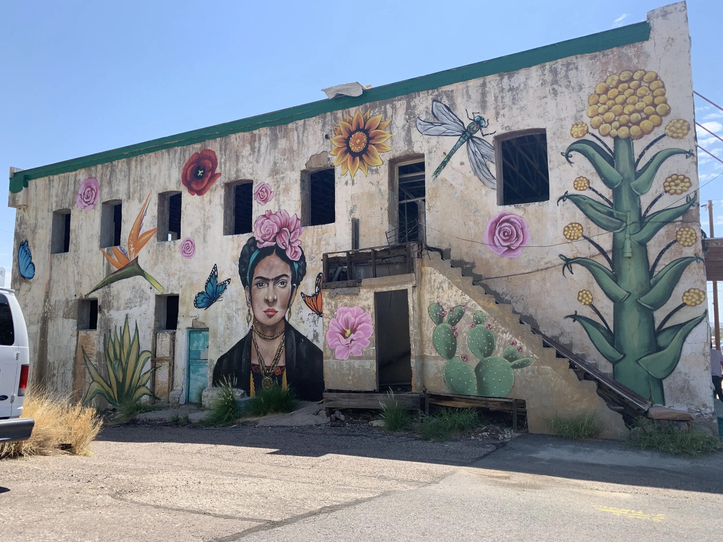 An building in downtown Superior, Arizona with Frida Kahlo mural.