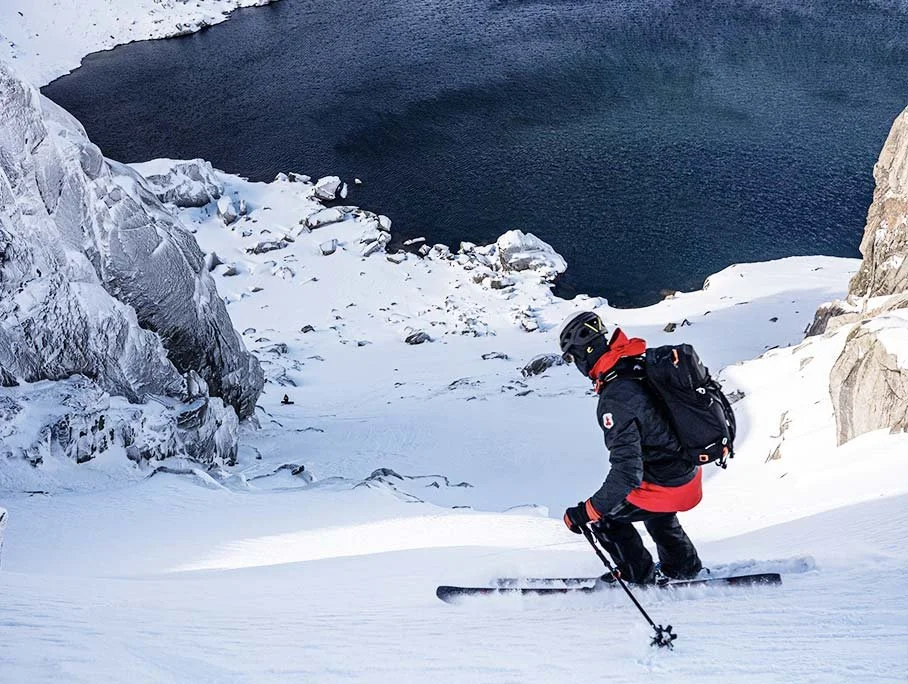 Skinning towards Mt Twynam on the Blue Lake Circuit