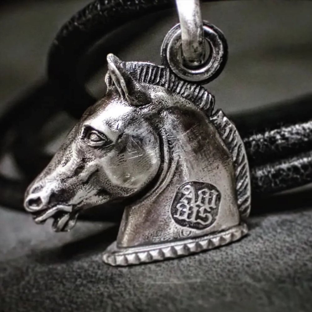 Horse, horses, pferd, pferde, silver jewelry, silber, pendant, Anhänger, Berlin, Prenzlauer Berg