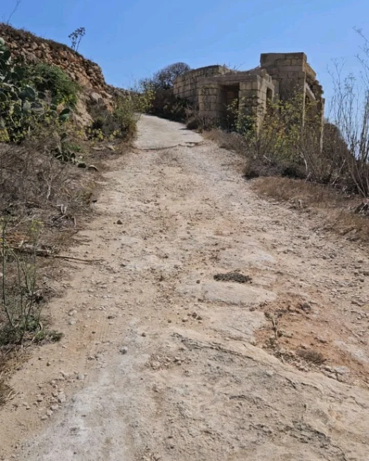 A little hike where no tourists can go! Not for the faint hearted as the drop is pretty steep, a 15m drop or so. The views are incredible.