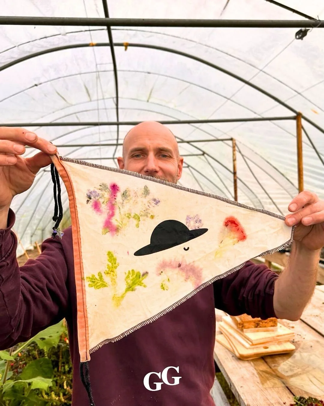 Hoort wie klopt daar &hellip; 

krijgt ineens een hele andere betekenis. 

In Oktober hebben we een aantal toffe workshops gegeven, waaronder de workshop &lsquo;met bloemen kleuren&rsquo;. De meest prachtige patronen en kleuren werden er op de stoffe