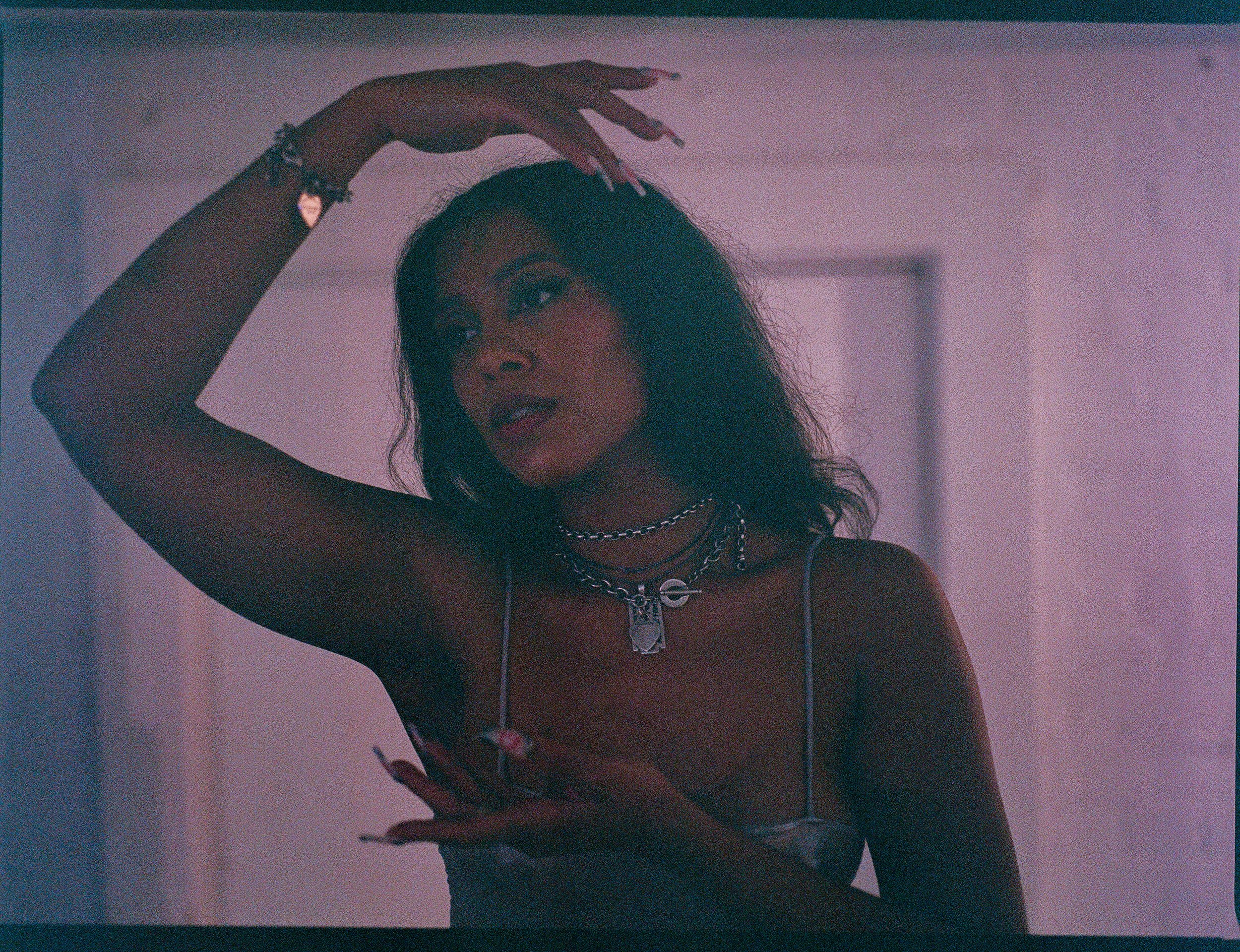 Kyah (@haykukyah) 'Swan Dive' Shoot ~~~ 120 ~~~ Mamiya 645 - Fuji Superia Xtra 400