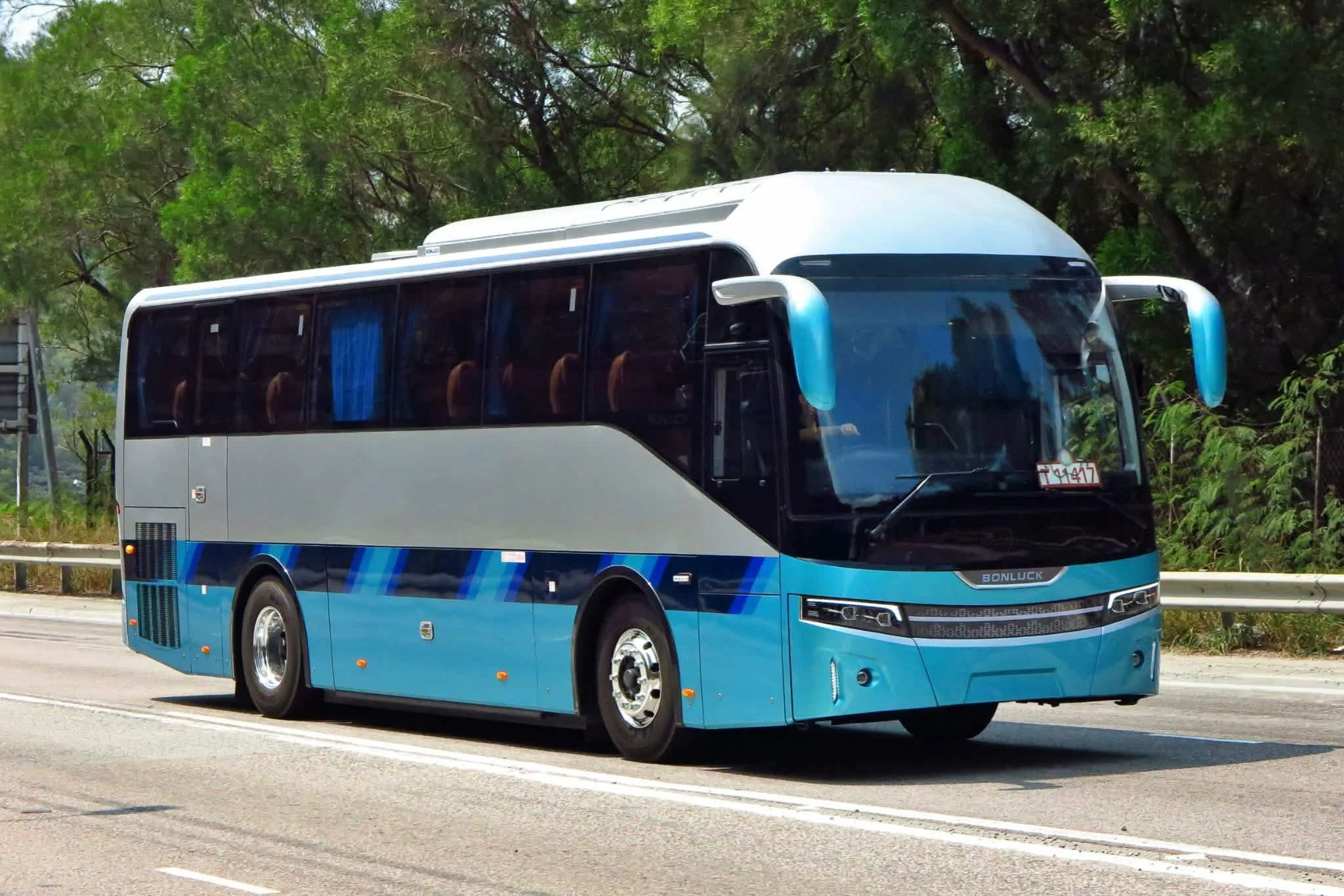 45位豪華旅遊巴士