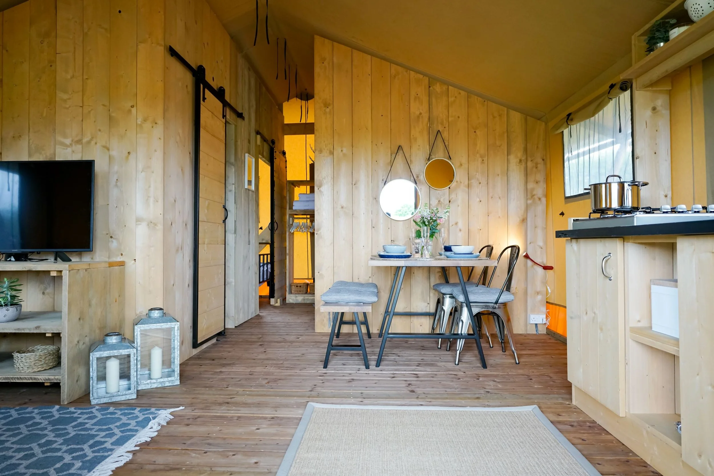 Woody 2 Kitchen.jpg