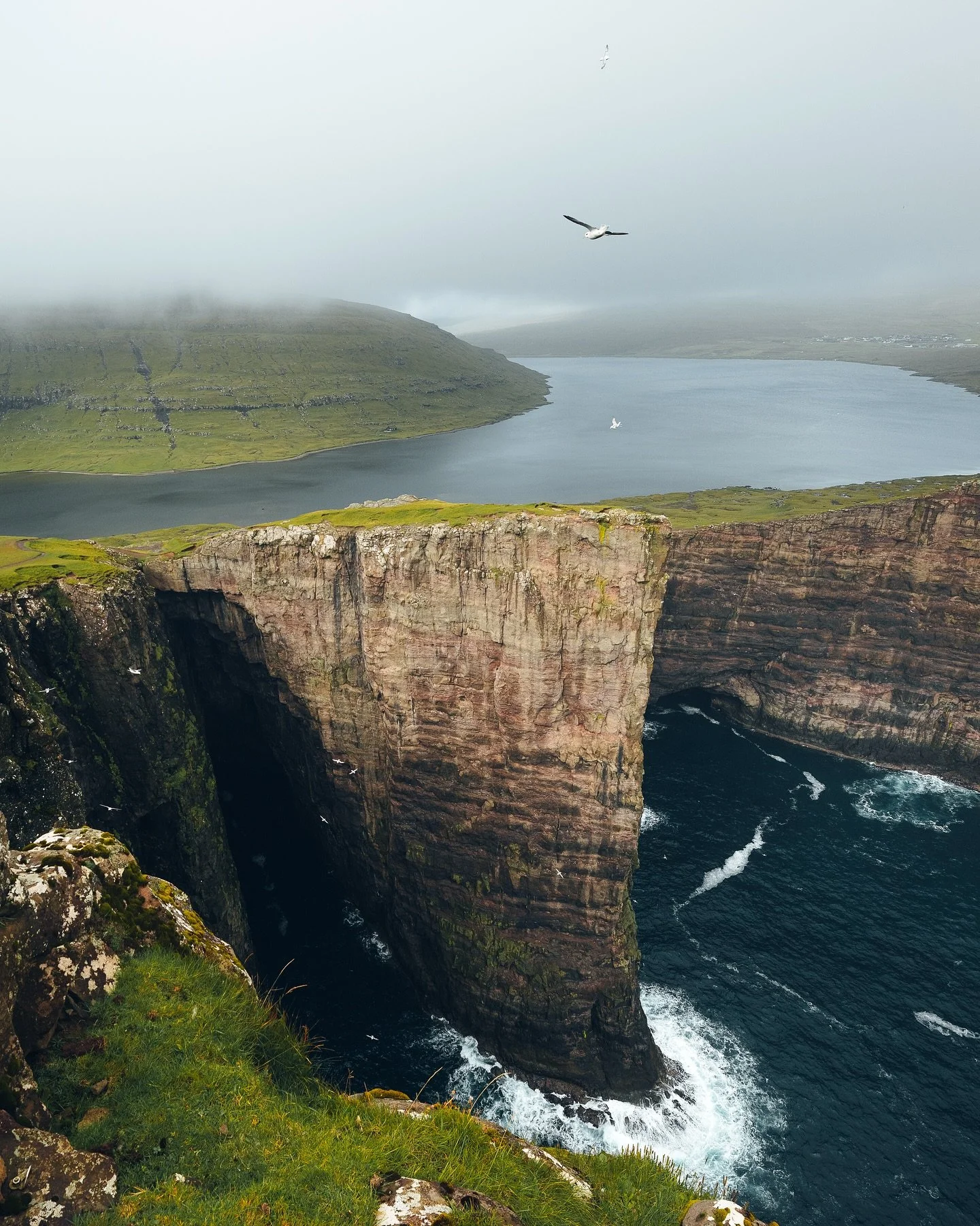 V&aacute;gar&hellip; the island I grew up on, and the one that will always have my heart ❤️ 

#faroeislands #MoodyLandscapes #V&aacute;gar