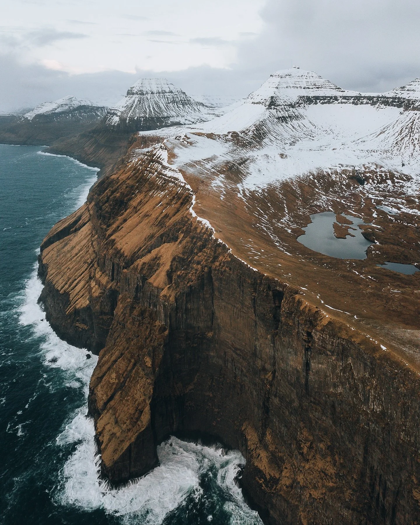 Just because we love the color brown 🤎

The grass is fading fast, the light has started to soften, and the islands will soon turn into a deep earthy brown. 

Autumn in the Faroe Islands might not be bright or colorful as many other places, but it&rs