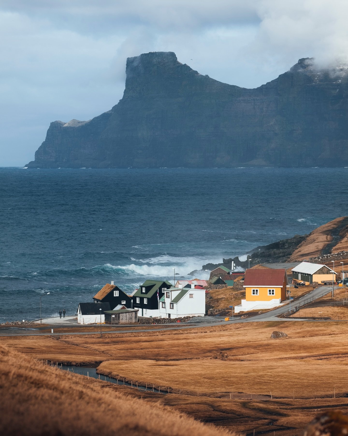 A place where time slows down 

#FaroeIslands #landscapephotography #discoverearth