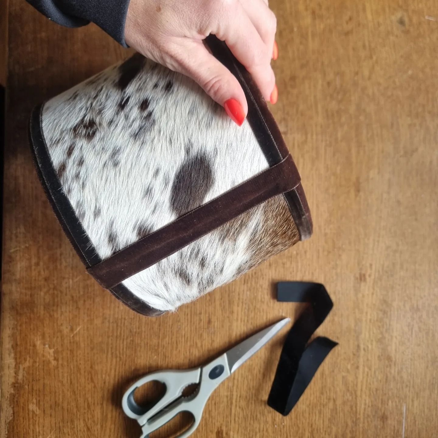 A double layer velvet trim for a change, and in the colour chocolate. Delicious.